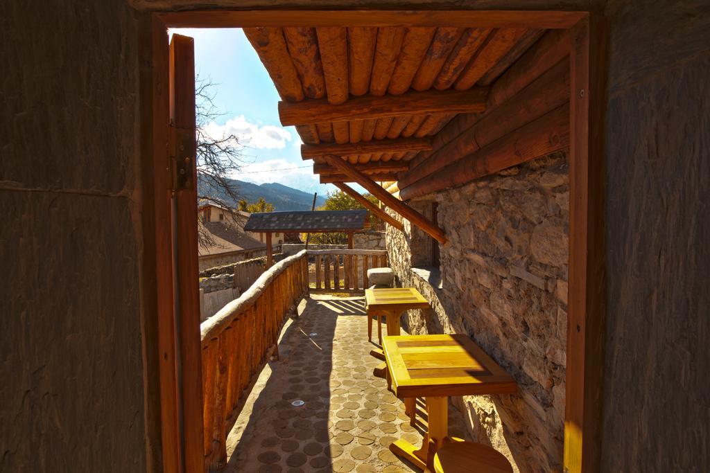Hotel Old House מסטיה מראה חיצוני תמונה